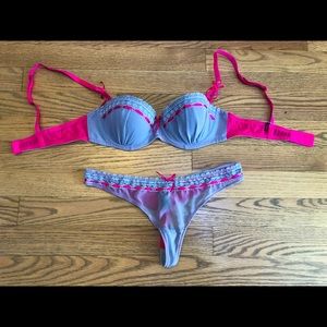 Undiz Bra 32B and thong size S